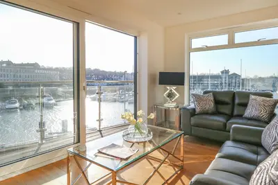 Harbourside Haven Apartment 3, family friendly in Weymouth