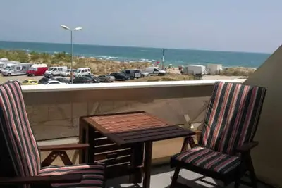 Image de Studio climatisé en bord de mer avec terrasse et parking privé