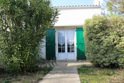 Image de Maison de Vacances à St-Georges-d'Oléron - 6 Couchages, Proche Plage, Terrasse, Parking, Ménage Inclus