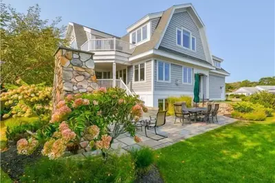Image de Sea Breeze by Bayley Vacation Rentals