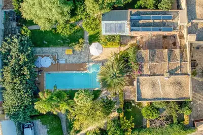 Image de Maison avec piscine à 7km des plages de sable (C)
