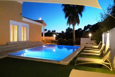 Private Villa With Fenced Swimming Pool For Children'S Safety