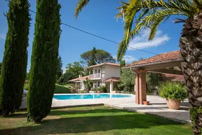 Image de Magnifique propriété de 300 m2 avec piscine, Spa dépendance sur 14 000 m2.
