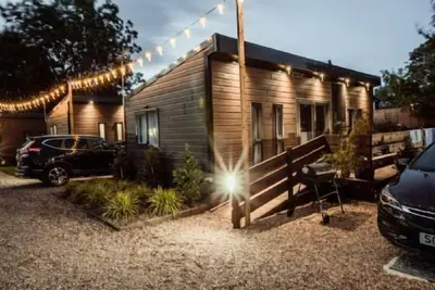 Image de A superior lodge 2 that sleeps 6 guests in 2 bedrooms