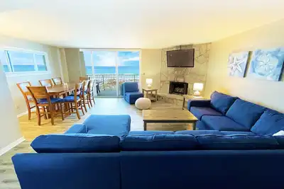 Image de Beautiful 2 bed/2. 5 bath Starboard Village Condo - Beachfront with Pool