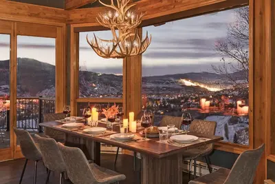 Image de Luxury Grande + Mountain Views + Close to Skiing - Glacier Grande