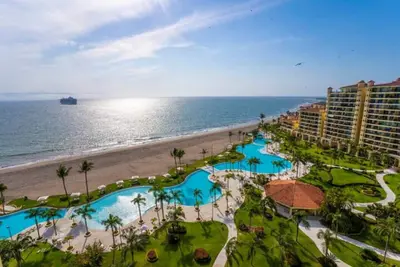 Image de Penthouse Views in Private Bay View Grand Property