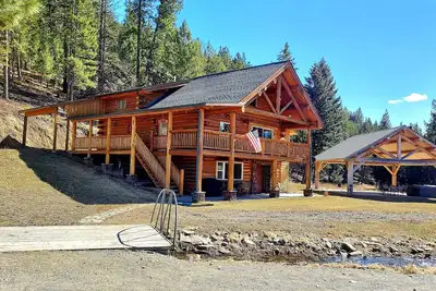 Image de Legacy Lodge - Log Home Retreat - 5 bed 2 bath with stunning mountain views! !