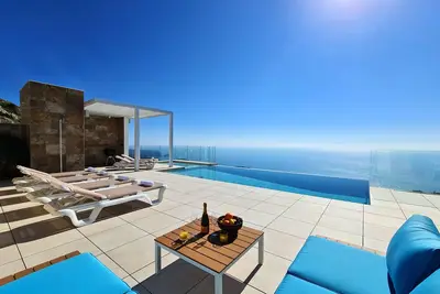 Image de Luxueuse Villa contemporaine Vue Front Sur Mer super équipée- Zone PRIVÉE isolée
