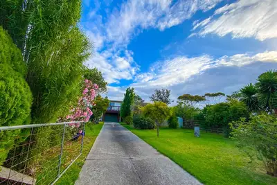 Image de Spectacular ocean, mountain and farm views at Karinya Beach House