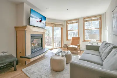 Image de Modern  Unit, Perfect for Couples Ski Trip