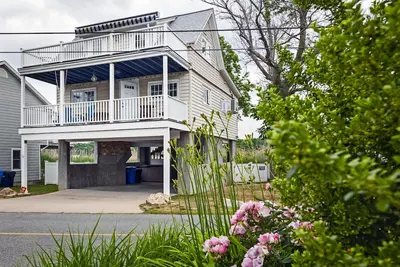 Image de Perfect Water View Year-Round Cottage!
