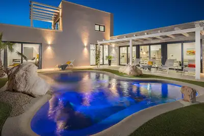 Image de Superbe maison à Kastelir avec jacuzzi