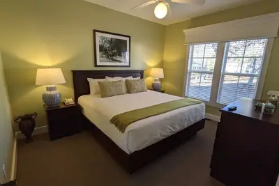 Image de Getaway Savings! 1 Br King Cottage at King's Creek by Spinnaker