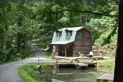 Image de Secluded cabin perfect getaway for couples or ideal for small families!