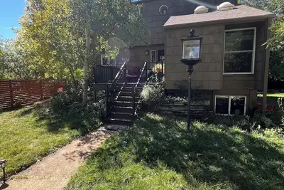 Boulder 4br House close to Pearl St & trails (<1m) adjacent to community garden