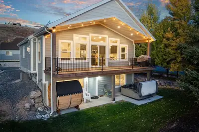 Image de Modern Bear Lake House • Sauna • Hot Tub • Arcade