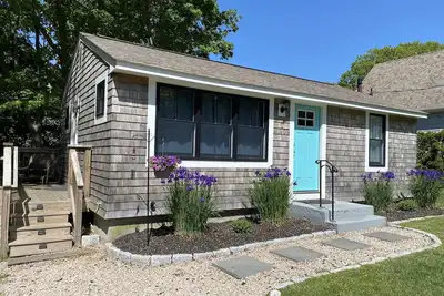 Image de Private home, short walk to Harbour Island beach! Central A/C, family friendly!