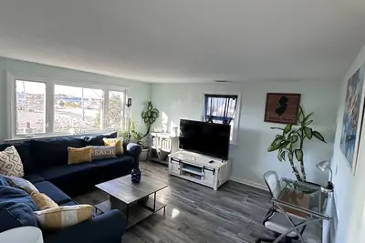 Image de Beach House Retreat! Walk to Boardwalk + Free Bikes & Parking!