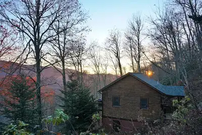 Image de Maggie Valley Cabin w/ Deck & Mtn Views by Blue Ridge Pkwy