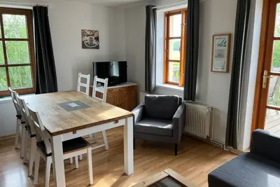 Image de Apartment 4 with 2 bedrooms (2-5 pers. ) on the upper floor - Villa Seeheim Vacation property directly on the water Ovs 692