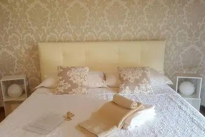 Image de Double Room Shared Bathroom In Donizetti Attic