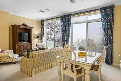 Image de Bank Penthouse Suite 12 - In Town - Bay View! Elevator