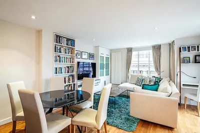 Luxury and Modern Bayswater Apartment