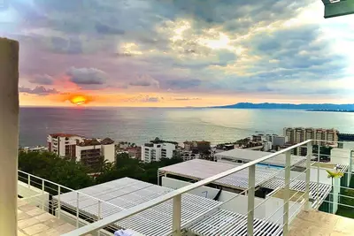 Image de Breathtaking View with open design and Game Room