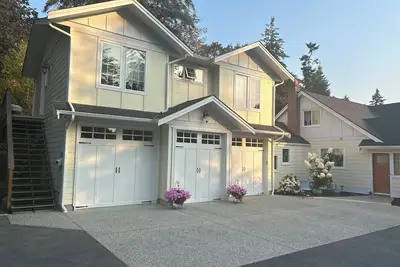 Image de Yellow House Living - 2 bedroom Carriage House