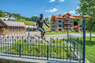 Image de Luxury Condo at the Base of Historic Cranmore Mountain. . . Let the memories begin