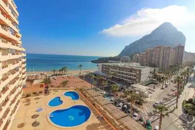 Image de Beachfront, swimming pool and sea views - Zafiro
