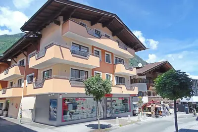 Image de \"Appartements Windschnur - Zirbe 1\" directement sur les domaines skiables avec Wlan & balcon