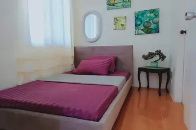 Image de Relaxing place to stay  away from home, good for 2 person only.