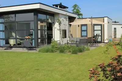 Image de Exclusive L-Cube with Airco, fenced garden and large S\/W terrace