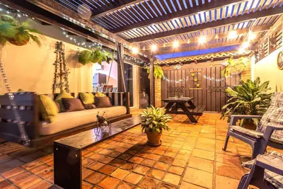 Image de Charming Apartment w/ Private Patio! *Near Beach*