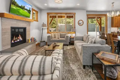 Image de 4 Master Suites in Prime location! Walk to Golf, the Spa, and Portals!