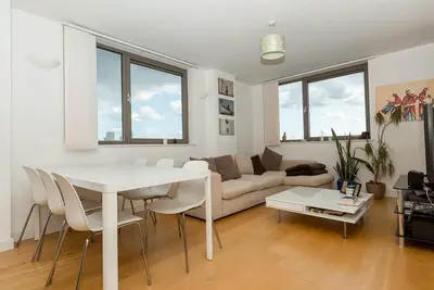 Image de 2 Bedroom East London Apartment With Lovely Views