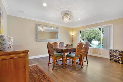 Image de Wow! Better Than A Hotel! Spacious 4br in San Jose