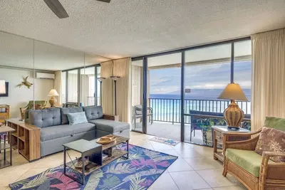 Image de Direct Oceanfront, unobstructed ocean view top floor penthouse quiet & private.