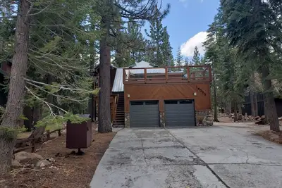 Image de Updated Truckee mountain home