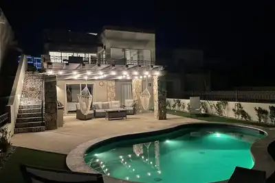 Image de Amazing Views, Gated Community and Private Pool!