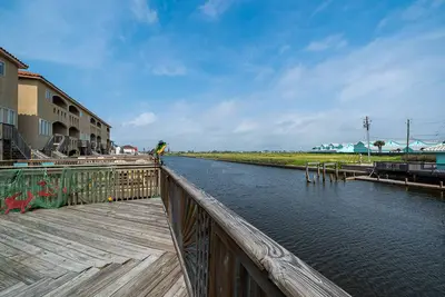 Image de Island Getaway - Waterfront & Close to Everything!