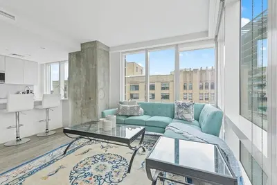 Image de luxury 2 bedrooms with 2 bathroom in Fenway Boston
