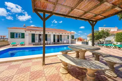 Image de Maison de vacances familiale \"Villas Vanessa & Ruth\" avec piscine et terrasse