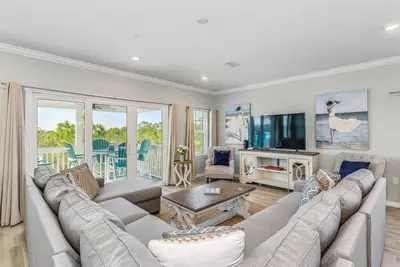 Image de Spacious End Townhouse | Short Walk to Pool | Free Rounds of Golf | Private Beach Club | Tennis