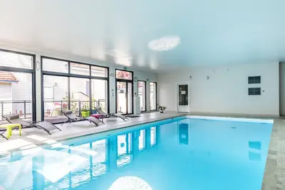 Image de Villa 8 personnes, 4 chambres, jardin et terrasse, accès à la piscine et spa