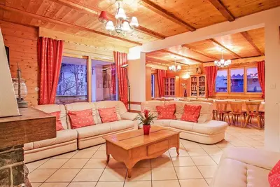 Image de Chalet, centre station, vue montagne, sauna, terrasse, balcon, cheminée ou poêle à bois, parking