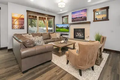Image de 4 Master Suites - Great Value! Walk to Golf, the Spa, and Portals Restaurant!