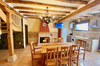 Image de La Parada de Jimena. House surrounded by bodegas-Rueda